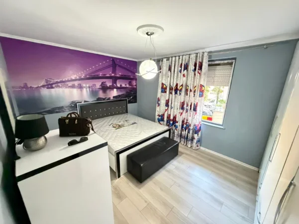 Tirane, jepet me qera apartament 2+1 Kati 2, 450 € (oxhaku)