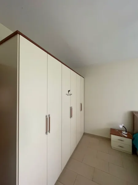 Tirane, jepet me qera apartament 2+1 Kati 2, 90 m² 600 € (PAZARI I RI)