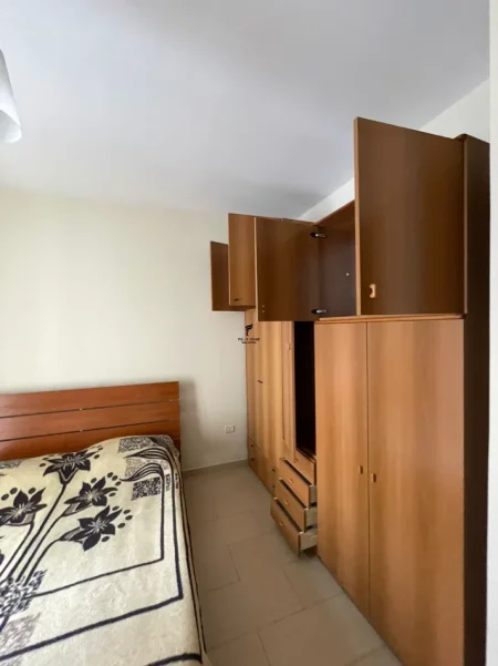 Tirane, jepet me qera apartament 2+1 Kati 2, 90 m² 600 € (PAZARI I RI)