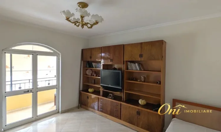 Tirane, shitet apartament 3+1 Kati 5, 137 m² 260.000 € (prane kryqezimit)