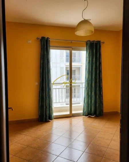 Tirane, jepet me qera apartament 2+1 Kati 3, 100 m² 550 € (ISH STACIONI TRENIT)