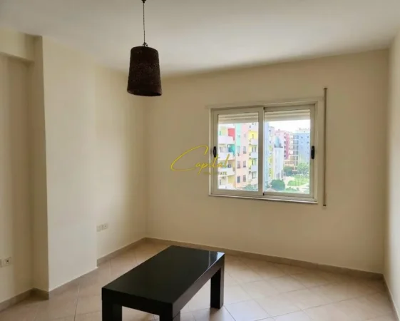 Tirane, jepet me qera apartament 2+1 Kati 3, 100 m² 550 € (ISH STACIONI TRENIT)