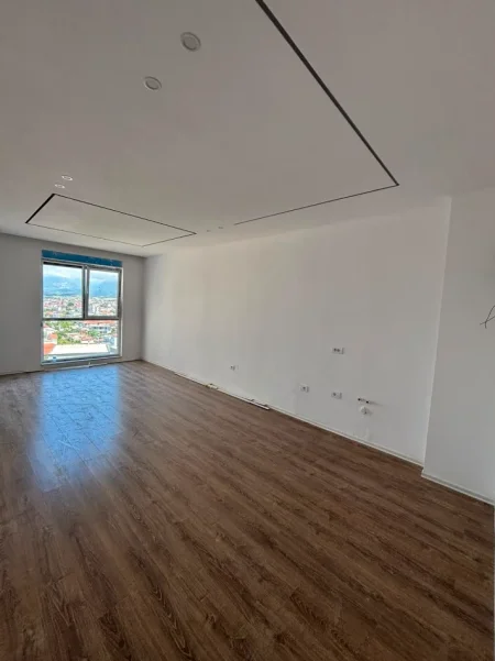 Tirane, shitet apartament 1+1 Kati 2, 85 m² (institut)