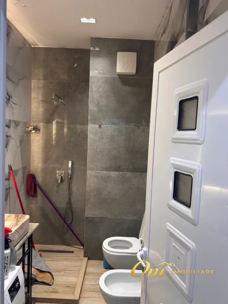 Tirane, shitet apartament 3+1 Kati 4, 180 m² 400.000 € (KOMPLEKSI MAGNET)