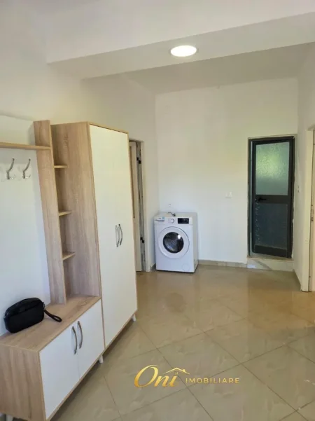 Tirane, jepet me qera apartament 1+1 , 80 m² 500 € (HALIT BEGA)