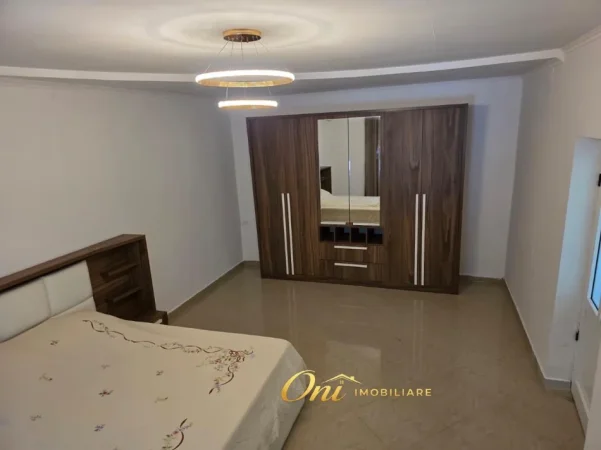 Tirane, jepet me qera apartament 1+1 , 80 m² 500 € (HALIT BEGA)