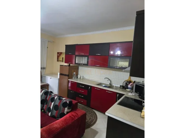 Tirane, shitet apartament 1+1 Kati 1, 78 m² 120.000 € (YZBERISHT)