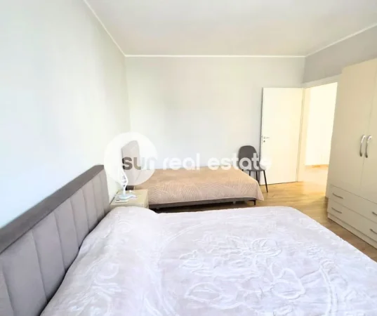 Shkoder, jepet me qera apartament 2+1 Kati 3, 74 m² (AFER VARREZAVE KATOLIKE, SHKODER)
