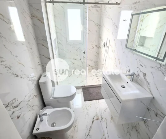 Shkoder, jepet me qera apartament 2+1 Kati 3, 74 m² (AFER VARREZAVE KATOLIKE, SHKODER)