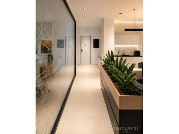 Tirane, jepet me qera zyre Kati 5, 160 m² 3.500 € (Ish Bllok)