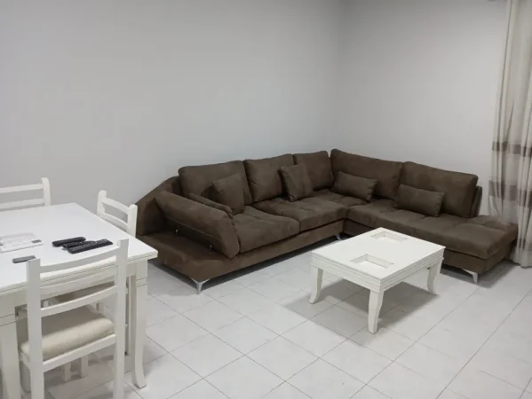 Tirane, jepet me qera apartament 2+1 Kati 2, 90 m² 700 € (Komuna e Parisit)