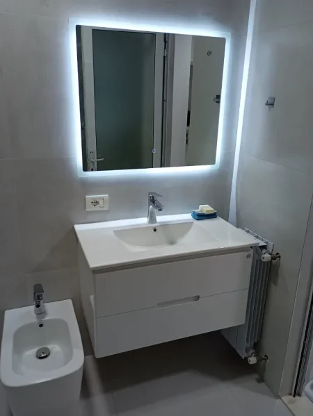 Tirane, jepet me qera apartament 2+1 Kati 2, 90 m² 700 € (Komuna e Parisit)
