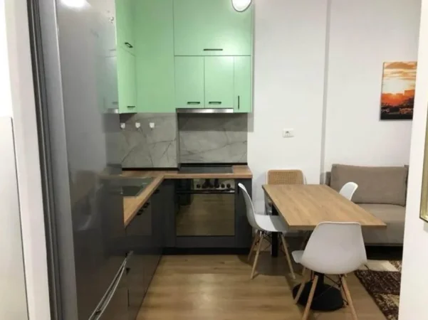 Tirane, jepet me qera apartament 1+1 Kati 6, 55 m² 380 € (Rezidenca Kaimi)