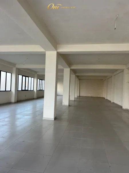 Tirane, jepet me qera ambjent biznesi Kati 1, 300 m² 1.500 € (RRUGE KRYESORE)
