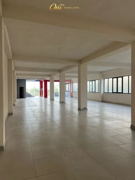 Tirane, jepet me qera ambjent biznesi Kati 1, 300 m² 1.500 € (RRUGE KRYESORE)