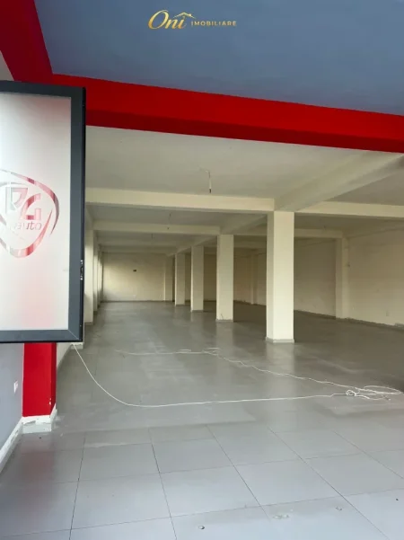 Tirane, jepet me qera ambjent biznesi Kati 1, 300 m² 1.500 € (RRUGE KRYESORE)