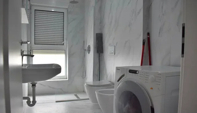 Shqiperi, jepet me qera apartament 1+1 Kati 5, 60 m² 450 € (Ali Demi)