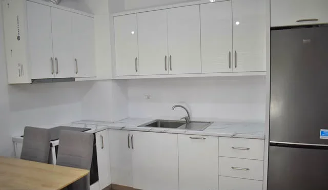 Shqiperi, jepet me qera apartament 1+1 Kati 5, 60 m² 450 € (Ali Demi)