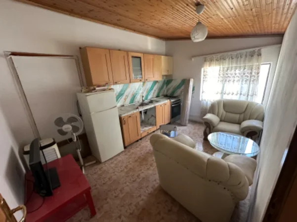 Tirane, jepet me qera apartament 1+1 Kati 3, 50 m² 350 € (Komuna e Parisit)