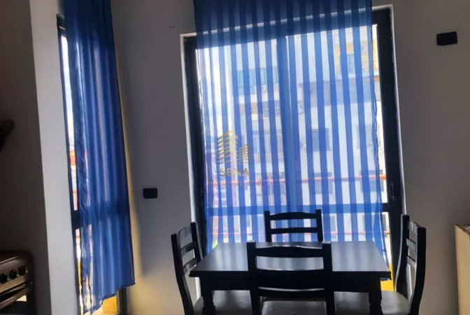 Tirane, jepet me qera apartament 1+1+Ballkon Kati 9, 60 m² 400 € (Rruga e Kavajes)