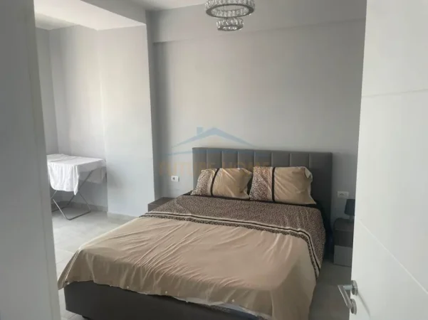 Tirane, jepet me qera apartament 2+1 Kati 7, 101 m² 700 € (Materniteti i Ri)