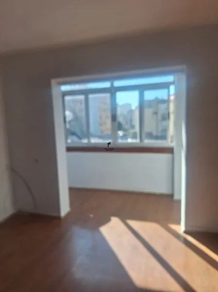 Tirane, jepet me qera apartament 2+1 Kati 5, 75 m² 400 € (RRUGA E ELBASANIT)