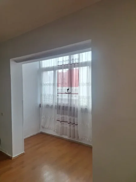 Tirane, jepet me qera apartament 2+1 Kati 5, 75 m² 400 € (RRUGA E ELBASANIT)