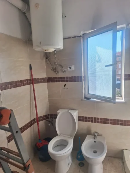 Tirane, jepet me qera apartament 2+1 Kati 5, 75 m² 400 € (RRUGA E ELBASANIT)