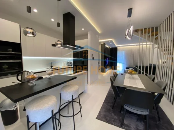 Tirane, shitet apartament duplex Dublex Kati 1, 700.000 € (Liqeni i Thate)