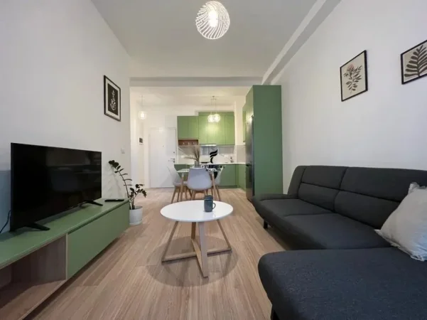 Tirane, jepet me qera apartament 1+1 Kati 3, 70 m² 700 € (RRUGA E KAVAJES)