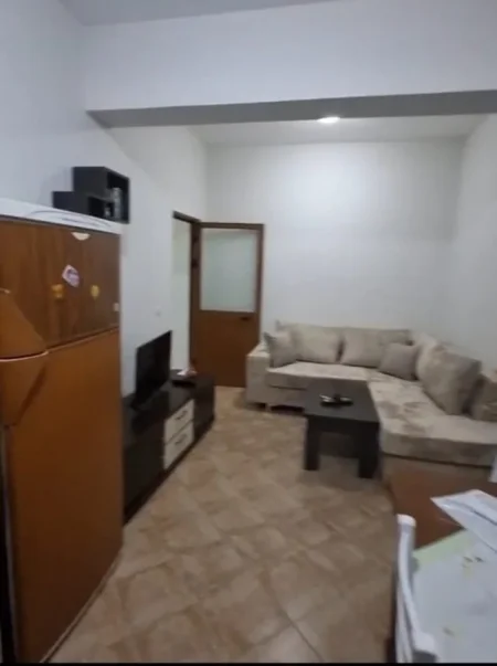 Tirane, jepet me qera apartament 1+1 Kati 1, 65 m² 400 € (Misto Mame)