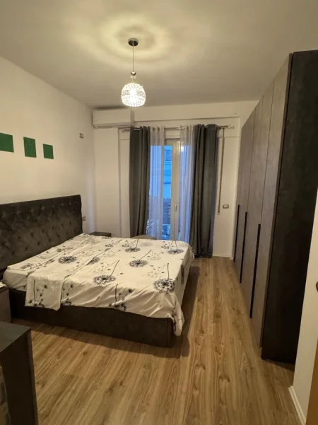 Tirane, jepet me qera apartament 1+1 , 88 m² 600 € 