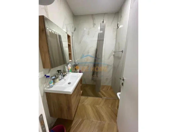 jap me qera apartament 1+1+Ballkon Kati 7, 60 m² 700 € (RRUGA E DIBRES)