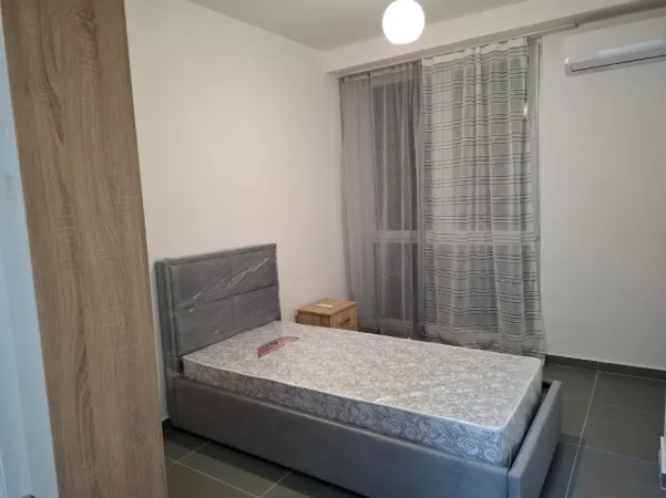 Tirane, jepet me qera apartament 3+1+Ballkon Kati 3, 116 m² 650 € (Rruga 5 Maji)