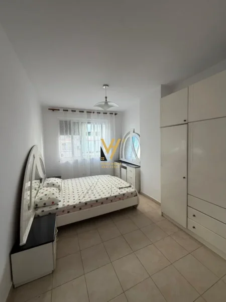Tirane, jepet me qera apartament 2+1+Ballkon Kati 4, 100 m² 470 € (ASTIR)
