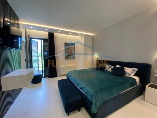 Tirane, shitet apartament duplex Kati 0, 309 m² 700.000 € (Liqeni i Thate)