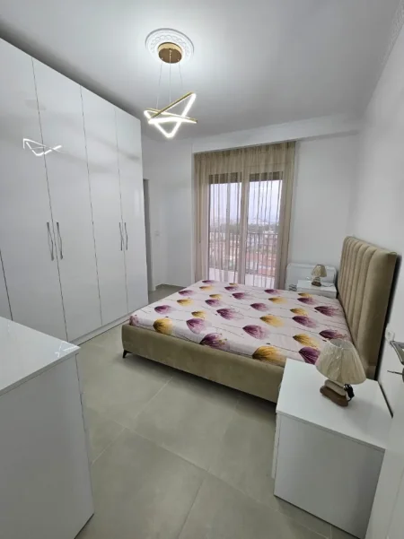 Tirane, jepet me qera apartament 2+1+Aneks+Ballkon , 500 € (yzberisht)