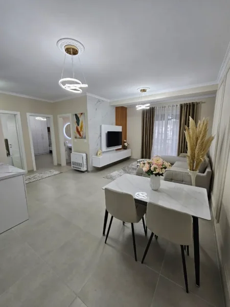 Tirane, jepet me qera apartament 2+1+Aneks+Ballkon , 500 € (kashar)