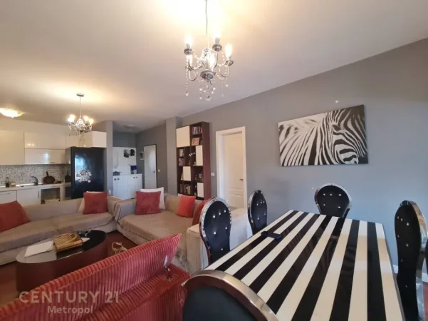 Tirane, shitet apartament 3+1+Ballkon Kati 1, 130 m² 275.000 € (kodra e diellit 1)