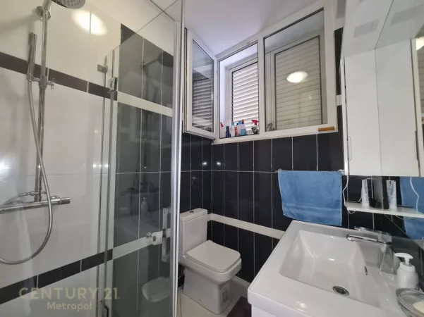 Tirane, shitet apartament 3+1+Ballkon Kati 1, 130 m² 275.000 € (kodra e diellit 1)