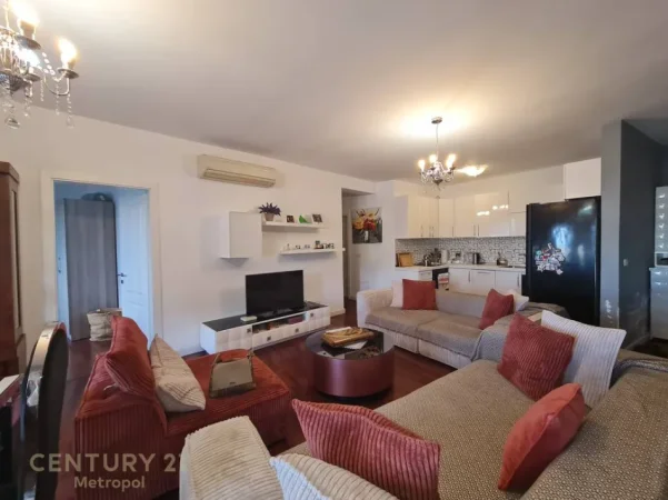 Tirane, shitet apartament 3+1+Ballkon Kati 1, 130 m² 275.000 € (kodra e diellit 1)