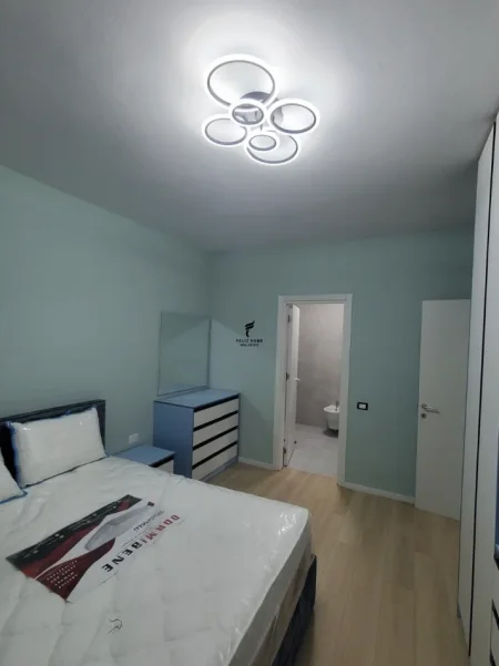 Tirane, jepet me qera apartament 1+1 Kati 3, 100 m² 1.200 € (LIQENI I THATE)