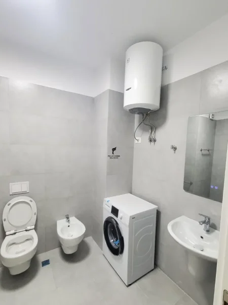 Tirane, jepet me qera apartament 1+1 Kati 3, 100 m² 1.200 € (LIQENI I THATE)
