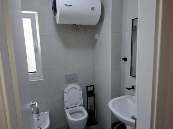 Tirane, jepet me qera apartament 1+1 , 87 m² 750 € (Dritan hoxha)