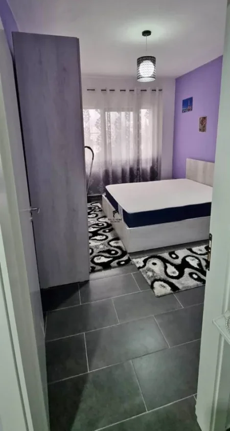 Tirane, jepet me qera apartament 1+1 Kati 2, 80 m² 380 € (FRESK)