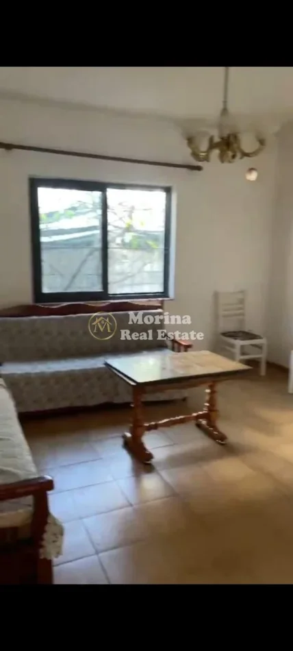 Tirane, jepet me qera ambjent biznesi Kati 1, 120 m² 300 € (Rruga Niko Avrami)
