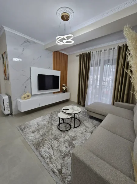 Tirane, jepet me qera apartament 2+1+Aneks+Ballkon , 500 € (astir , unaza e re , rruga teodor keko)