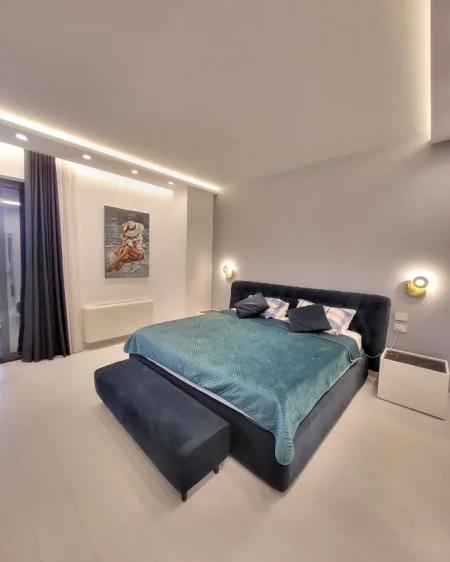 Tirane, shitet Vile 4+1+Aneks+Ballkon , 310 m² 700.000 € (Liqeni i Thate)