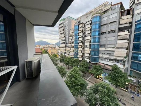 Tirane, jepet me qera apartament 2+1+Ballkon Kati 5, 115 m² 1.500 € (rruga e dibres)