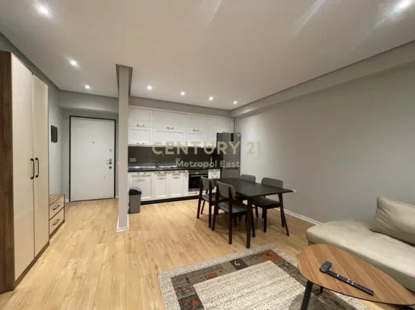 Tirane, jepet me qera apartament 2+1+Ballkon Kati 5, 115 m² 1.500 € (rruga e dibres)